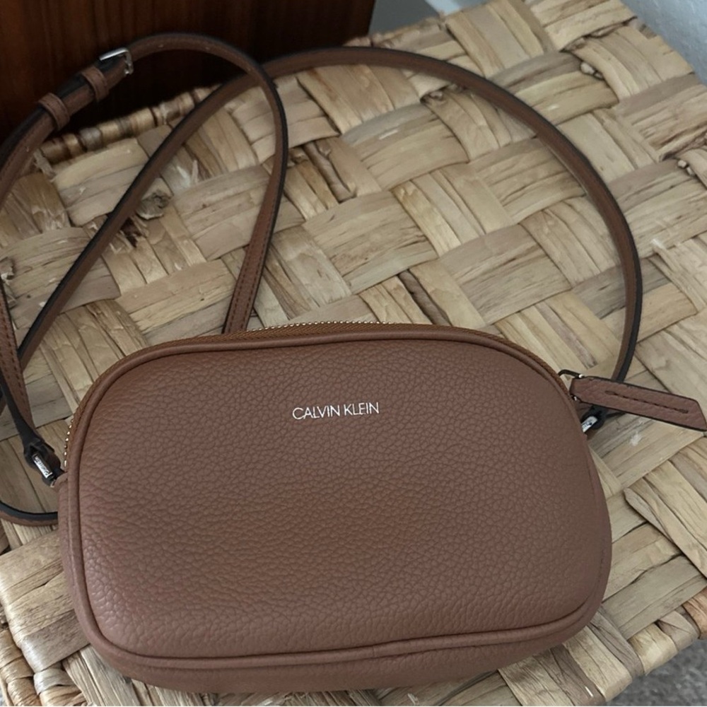 Calvin Klein Brown Leather Crossbody Bag with Timeless Design